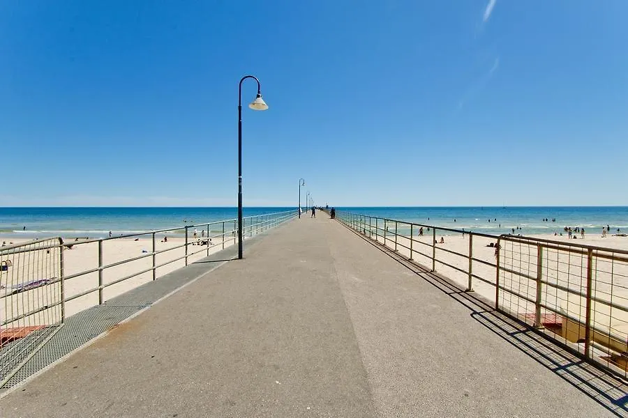 Glenelg Oasis Studios Adelaide 0*,