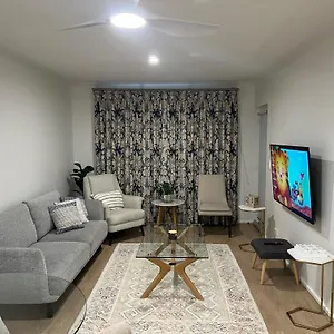 Apartment Central - 3br, 2bath & Carpark, Adelaide