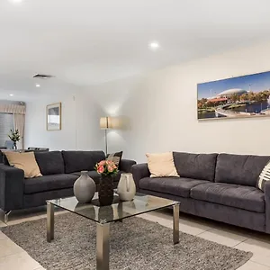 Apartment Style Accommodation-close To City-north Adelaide-3 Bdrm-free Parking, Adelaide