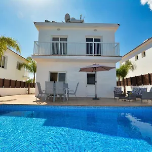 https://nissi-villa-gintare.hotelsatayianapa.com